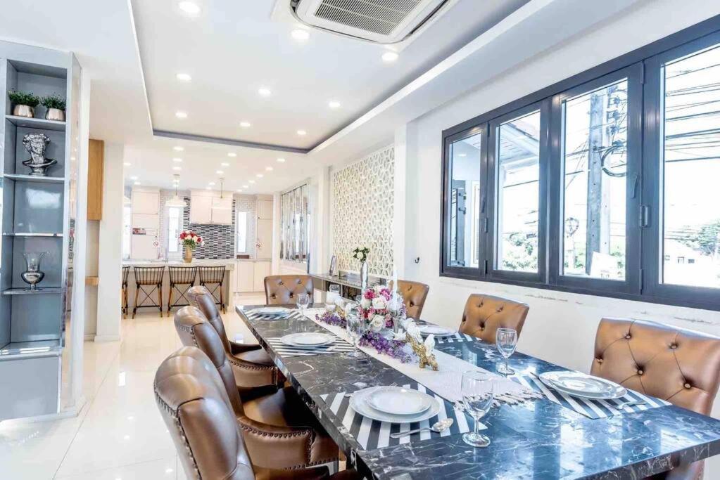 Exquisite Pool Villa Pattaya Nong Prue Extérieur photo